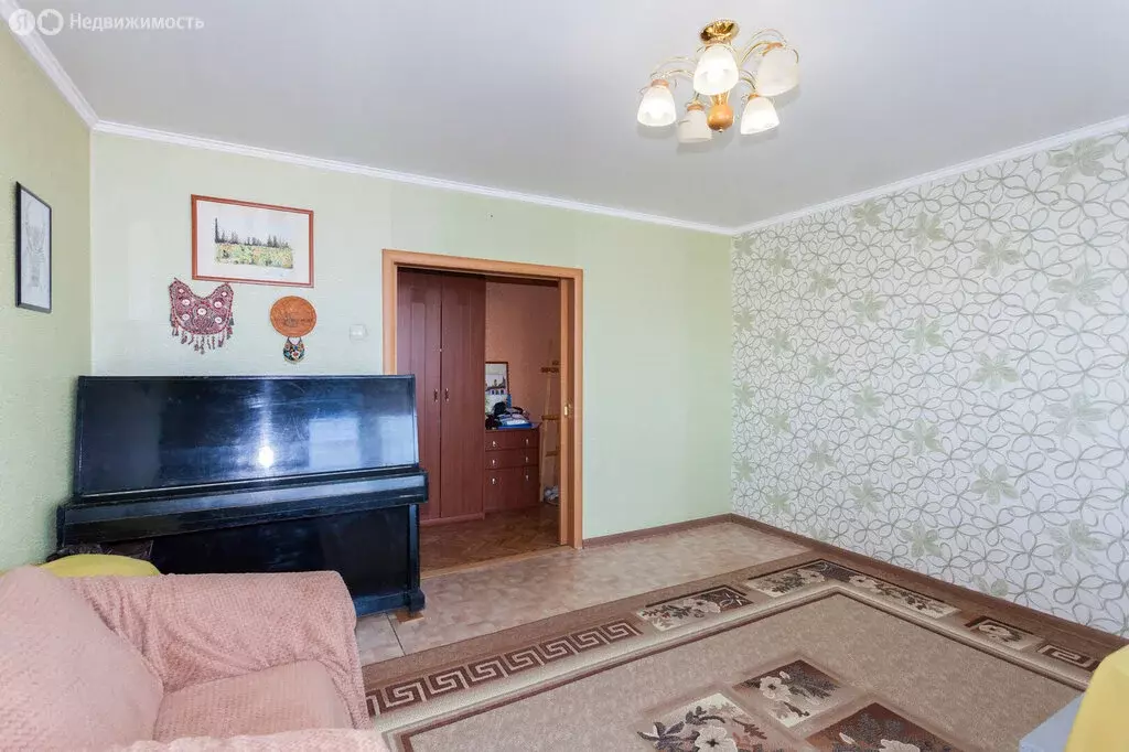 3-комнатная квартира: Абакан, улица Крылова, 106к2 (64.5 м) - Фото 1
