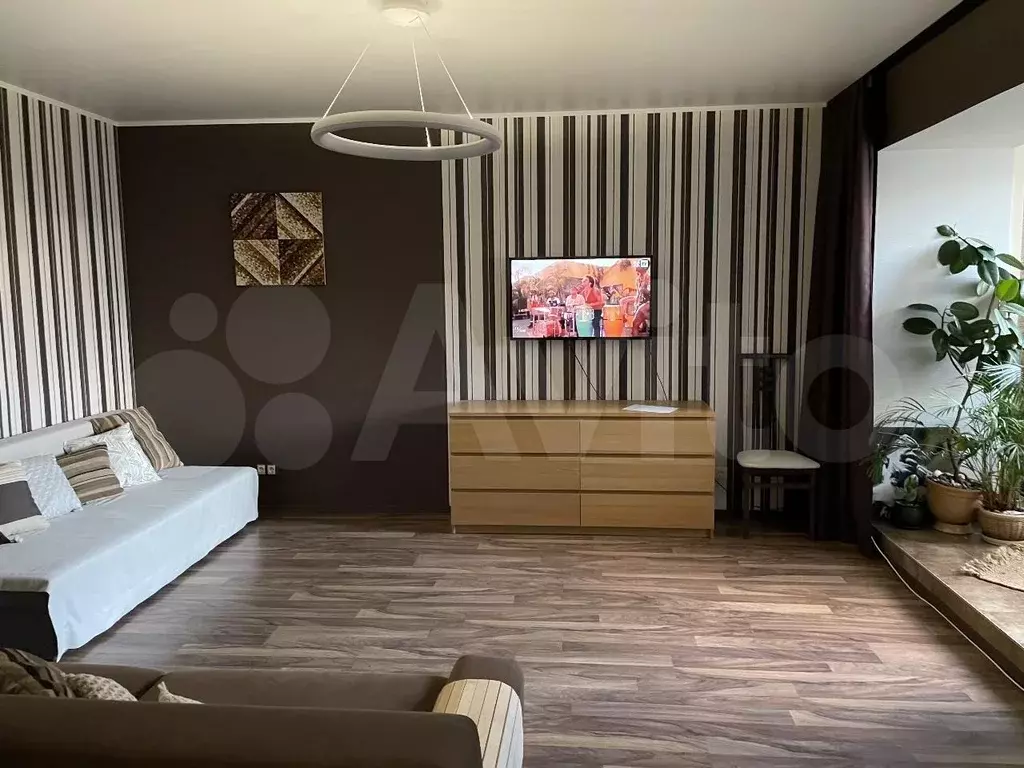 2-к. квартира, 60 м, 4/10 эт. - Фото 0