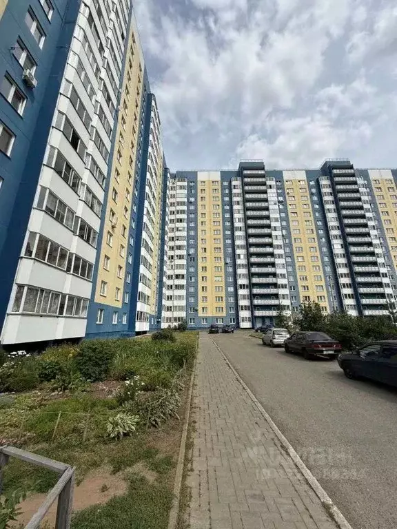 3-к кв. Кировская область, Киров ул. Ивана Попова, 56к1 (57.9 м) - Фото 1