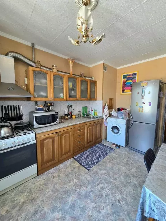 3-к кв. Омская область, Омск Взлетная ул., 1А (62.8 м) - Фото 0