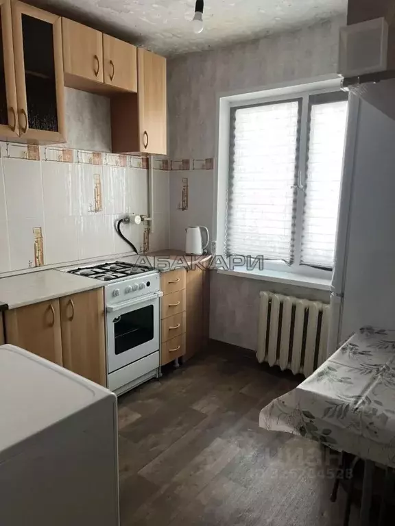 3-к кв. Красноярский край, Красноярск ул. 60 лет Октября, 83 (59.0 м) - Фото 1