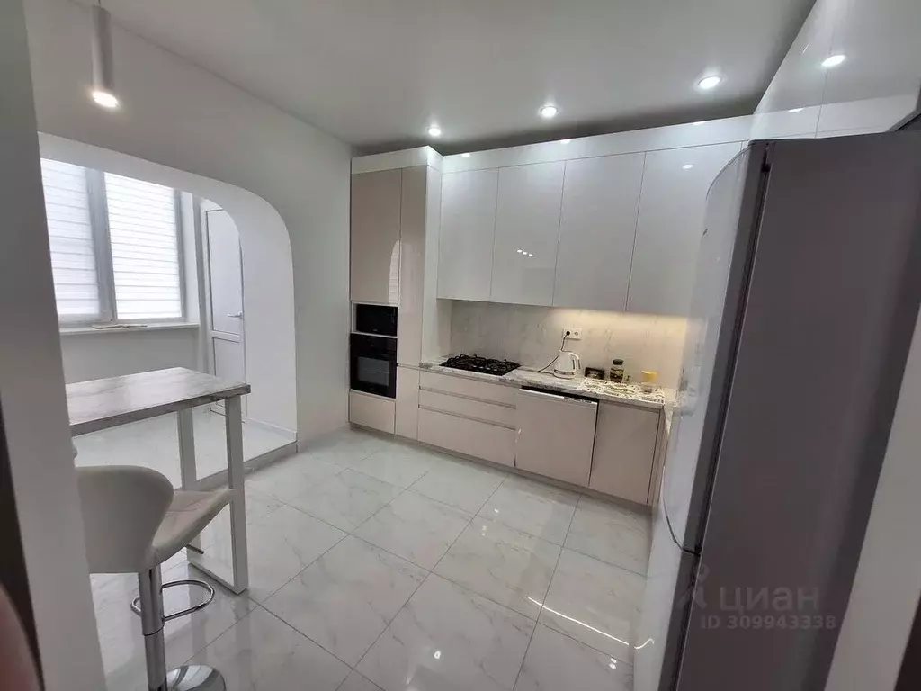 Свободной планировки кв. Чувашия, Чебоксары ул. Лебедева, 7к1 (274.8 ... - Фото 1