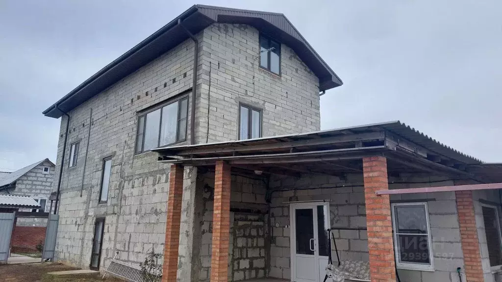 Дом в Ростовская область, Мясниковский район, с. Чалтырь  (120 м) - Фото 1