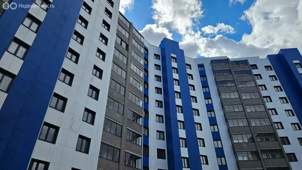 3-комнатная квартира: Сыктывкар, микрорайон Пушкина (83.64 м) - Фото 0