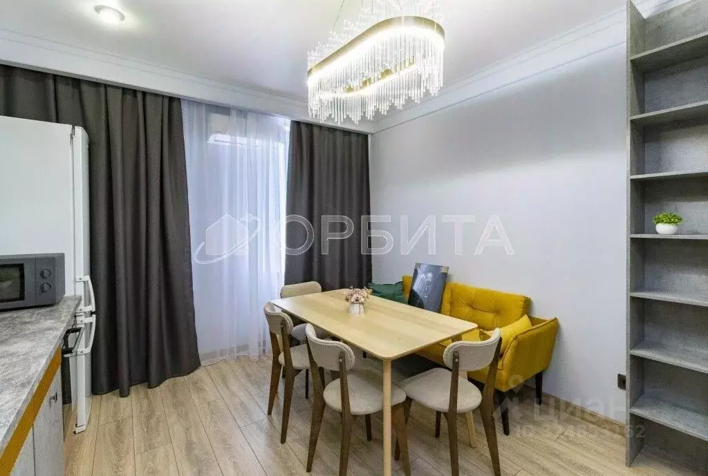 2-к кв. Тюменская область, Тюмень Новгородская ул., 3 (61.5 м) - Фото 1