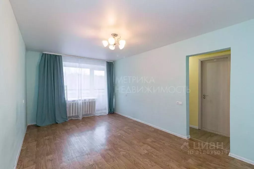 1-к кв. Тюменская область, Тюмень Барнаульская ул., 38 (33.0 м) - Фото 0