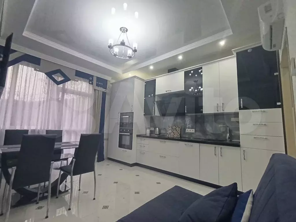 2-к. квартира, 60 м, 1/3 эт. - Фото 0