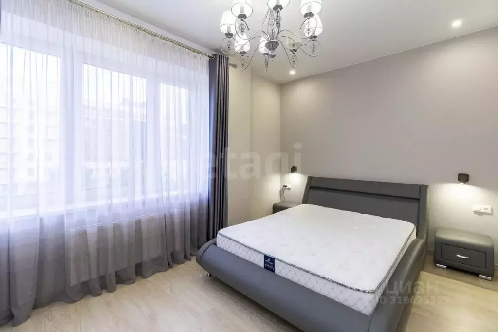 2-к кв. Тюменская область, Тюмень ул. Осипенко, 16 (84.0 м) - Фото 0