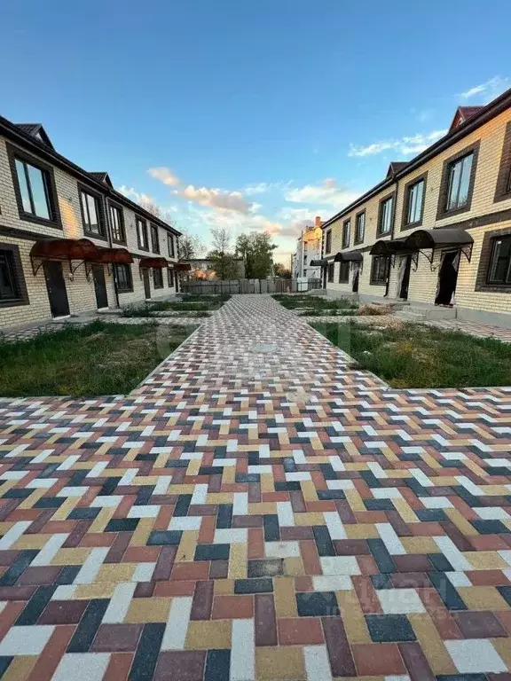 Таунхаус в Калмыкия, Элиста ул. Хомутникова, 116 (64 м) - Фото 2