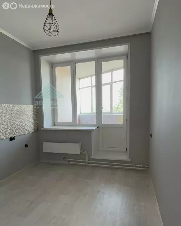 1-комнатная квартира: Черногорск, улица Генерала Тихонова, 11 (38.4 м) - Фото 0