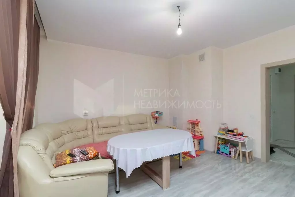 1-к кв. Тюменская область, Тюмень Велижанская ул., 68 (49.2 м) - Фото 1