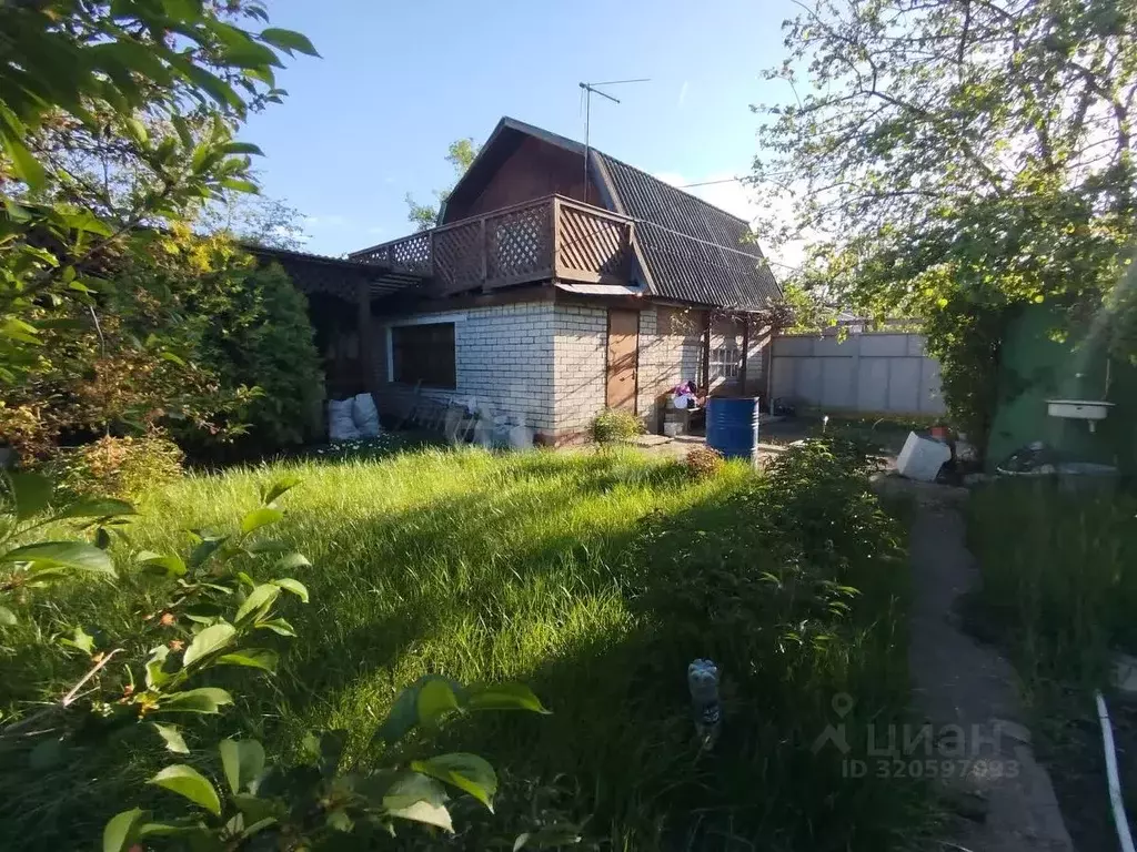 Дом в Саратовская область, Энгельсский район, Красноярское ... - Фото 0