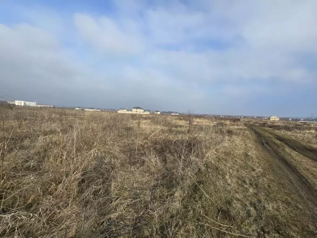 Участок в Кабардино-Балкария, Нальчик ул. Шогенова, 82 (6.1 сот.) - Фото 0