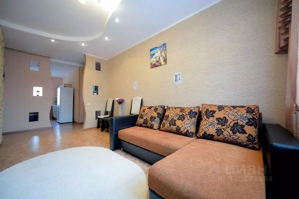 3-к кв. Челябинская область, Челябинск ул. Кирова, 110 (20.0 м) - Фото 2