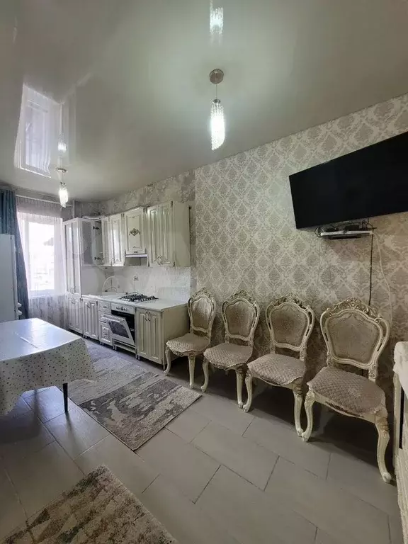 1-к. квартира, 45 м, 1/4 эт. - Фото 0