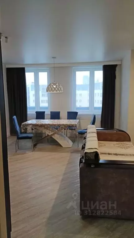 3-к кв. Красноярский край, Красноярск ул. Петра Ломако, 14 (79.4 м) - Фото 0