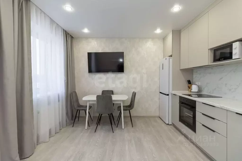 1-к кв. Тюменская область, Тюмень ул. Новоселов, 96 (37.0 м) - Фото 1