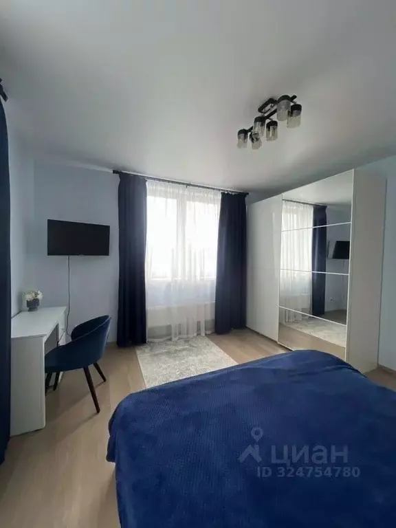 2-к кв. Свердловская область, Екатеринбург ул. Крестинского, 4 (68.5 ... - Фото 1