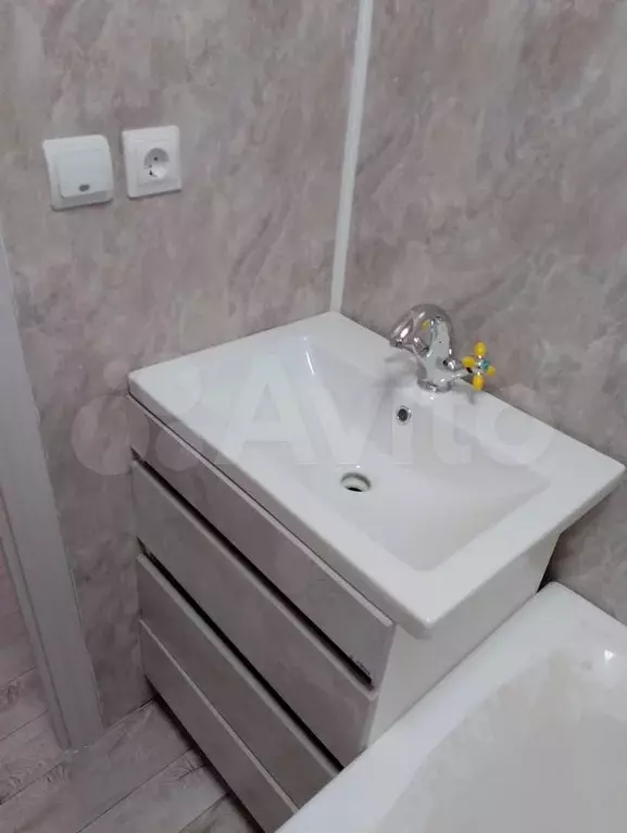Квартира-студия, 40 м, 3/3 эт. - Фото 0