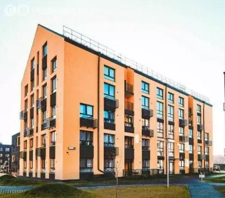 3-комнатная квартира: Тюмень, улица Павла Шарова, 42 (83 м) - Фото 1