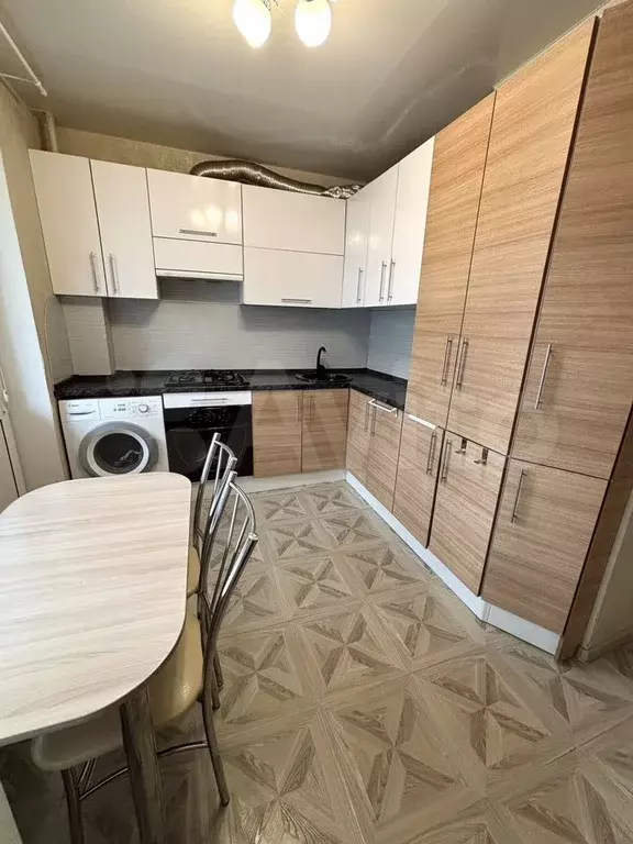 1-к. квартира, 40 м, 4/10 эт. - Фото 0