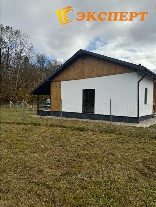 Дом в Калужская область, Жуковский муниципальный округ, д. Чубарово  ... - Фото 1