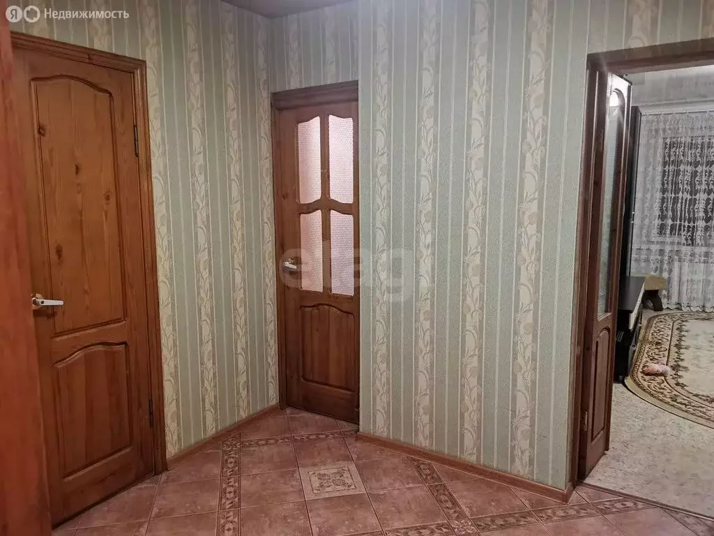 3-комнатная квартира: Омск, микрорайон Городок Нефтяников, улица 22 ... - Фото 2