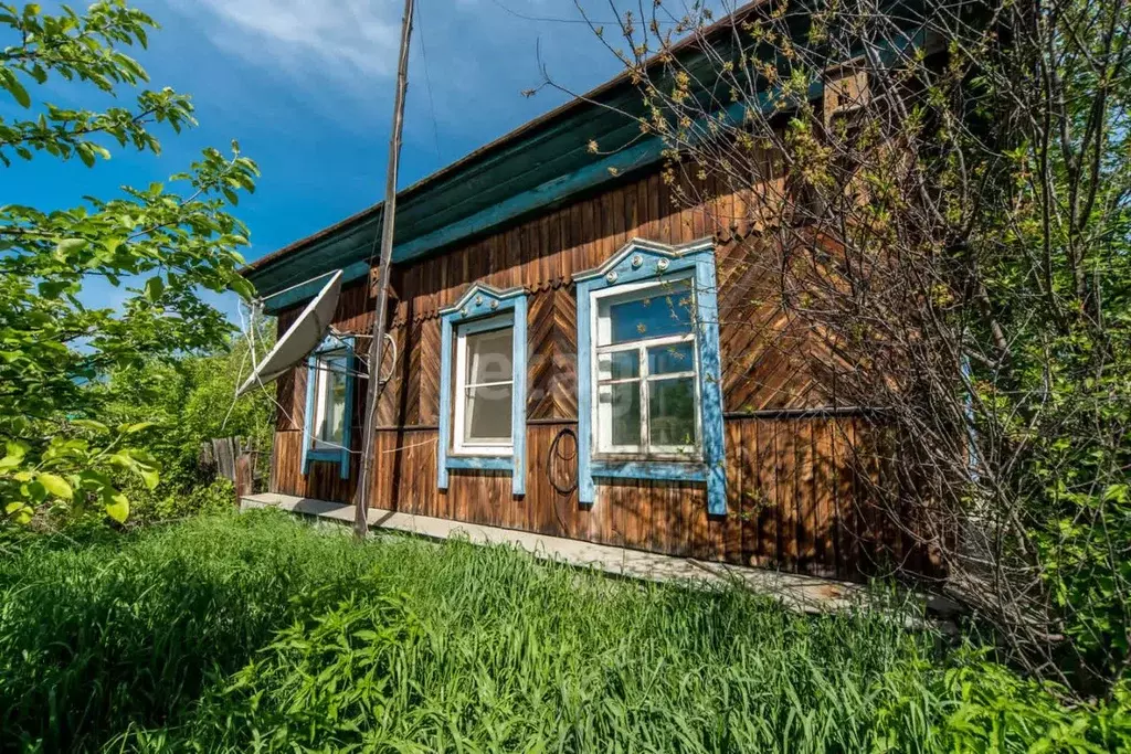 Дом в Алтайский край, Быстроистокский район, с. Акутиха ул. Ленина, 10 ... - Фото 1