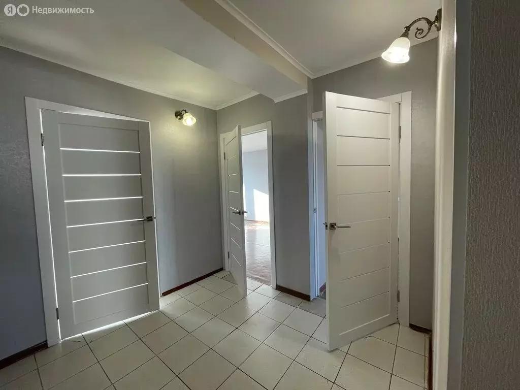 3-комнатная квартира: Феодосия, улица Чкалова, 64 (72.3 м) - Фото 0