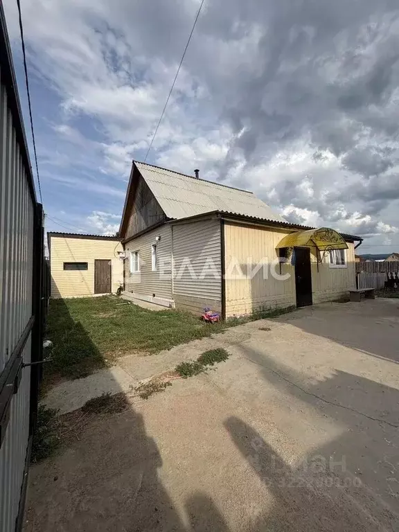 Дом в Бурятия, Тарбагатайский район, Саянтуйское с/пос, с. Нижний ... - Фото 1