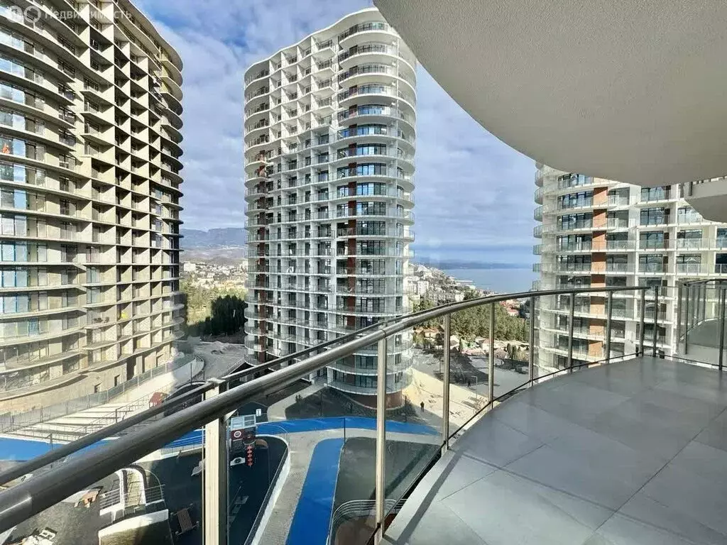 2-комнатная квартира: Алушта, Западная улица, 4к3 (54.11 м) - Фото 1