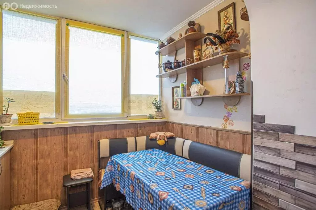 3-комнатная квартира: Севастополь, улица Молодых Строителей, 8 (56 м) - Фото 1