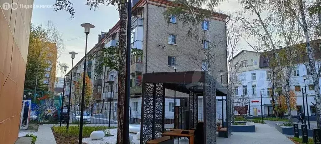 4-комнатная квартира: Тюмень, улица Дзержинского, 23 (62 м) - Фото 1