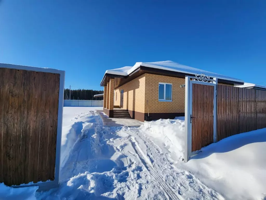 Коттедж в Свердловская область, Сысертский муниципальный округ, д. ... - Фото 1