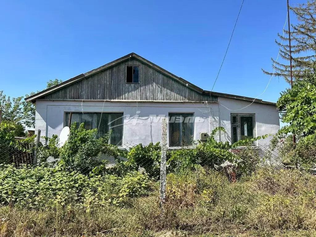 Дом в Крым, Сакский район, Лесновское с/пос, с. Куликовка ул. Мичурина ... - Фото 1