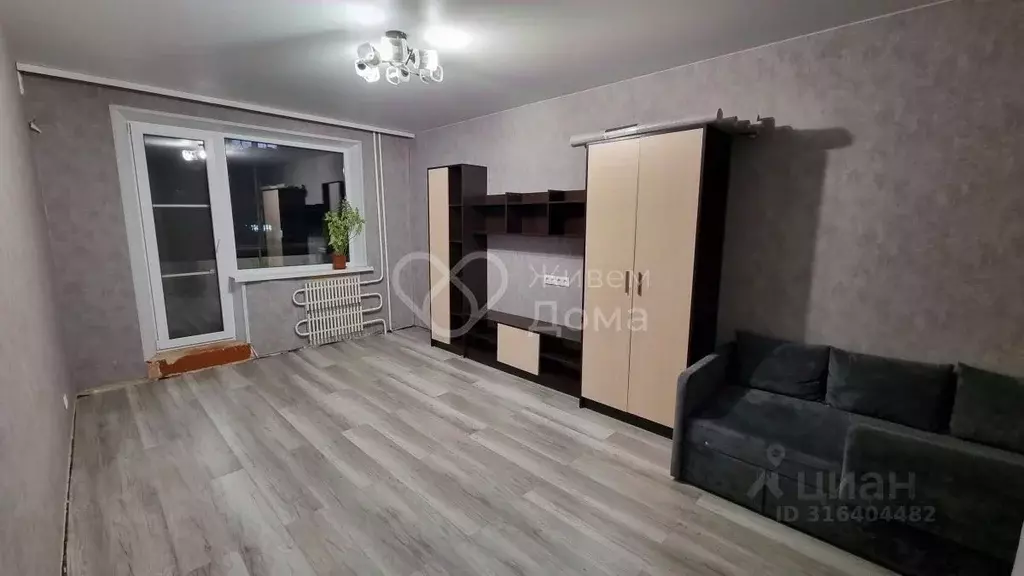 1-к кв. Волгоградская область, Волгоград Семь Ветров мкр, ул. ... - Фото 0