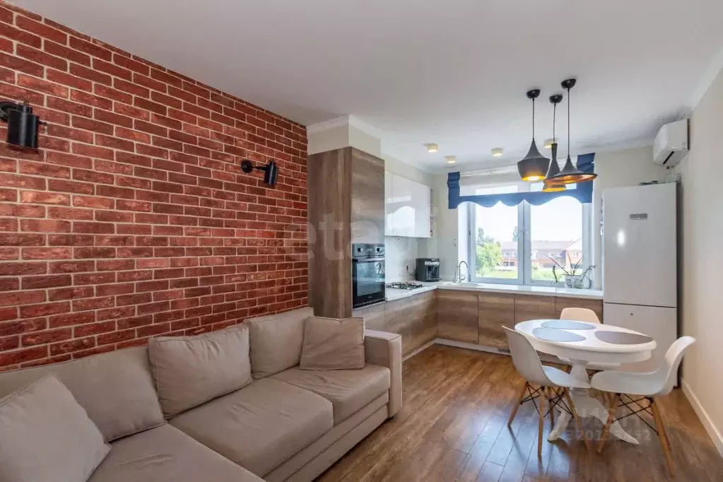 2-к кв. Омская область, Омск ул. Булгакова, 4 (77.0 м) - Фото 1