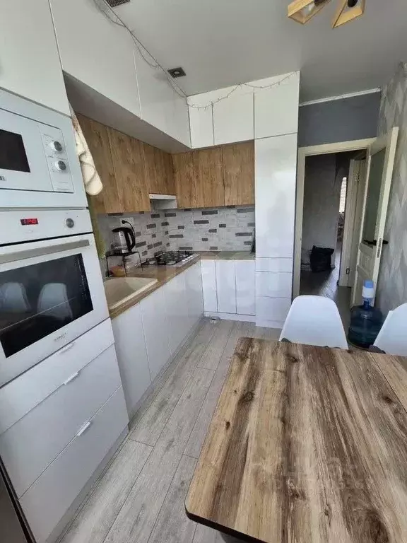 2-к кв. Белгородская область, Шебекино ул. Дзержинского, 13 (50.0 м) - Фото 0