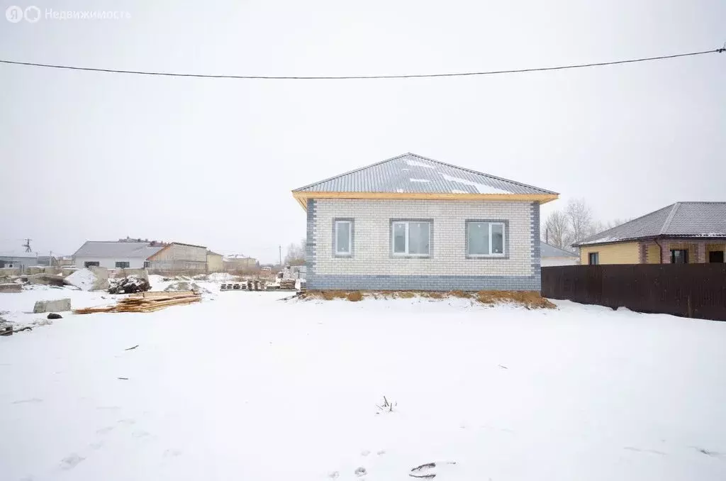 Дом в Ялуторовск, Полевая улица, 52 (100 м) - Фото 1