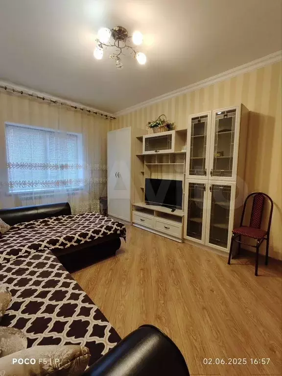 2-к. квартира, 56 м, 3/3 эт. - Фото 1