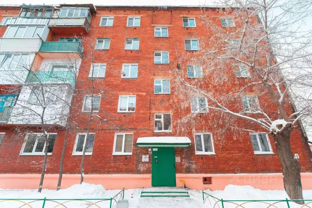 3-к кв. Омская область, Омск ул. Берко Цемента, 8 (58.0 м) - Фото 1