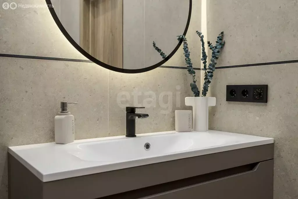 Квартира-студия: Тюмень, улица Евгения Войнова, 7 (35.4 м) - Фото 2