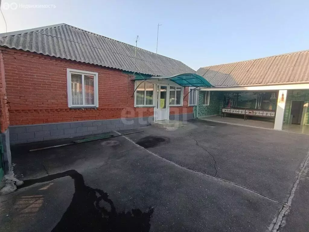 Дом в Беслан, Иристонская улица (180 м) - Фото 1