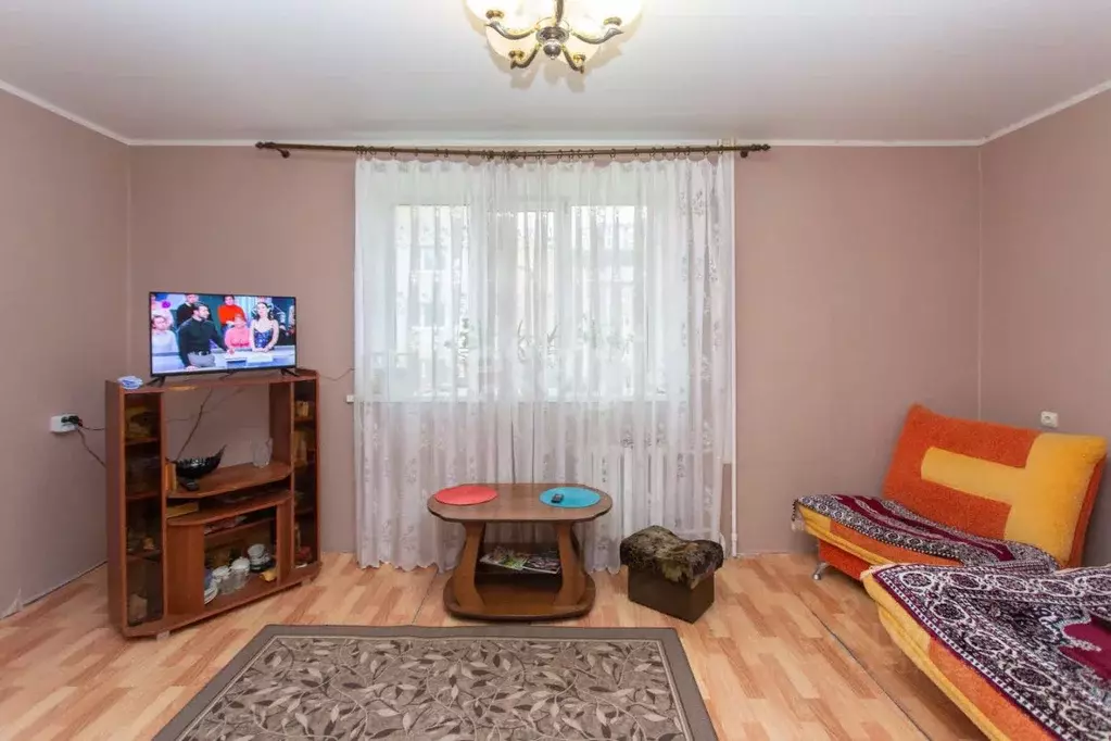 2-к кв. Тюменская область, Тобольск ул. Ленина, 7 (57.9 м) - Фото 0