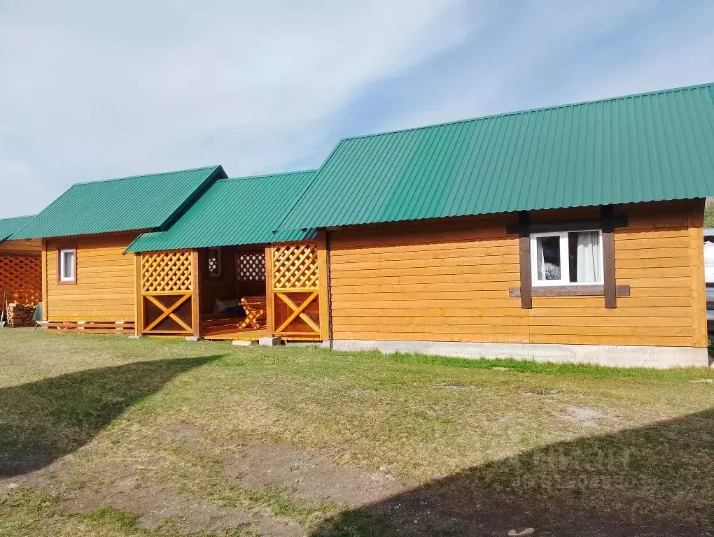 Дом в Алтай, Чемальский район, с. Чемал ул. В.П. Труфанова, 26 (30 м) - Фото 0