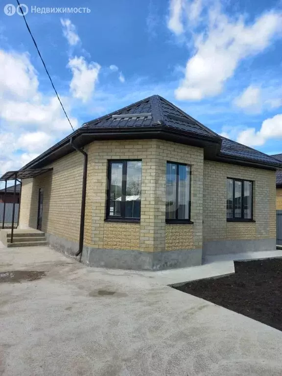 Дом в Невинномысск, улица имени Алексея Литвиненко (450 м) - Фото 0