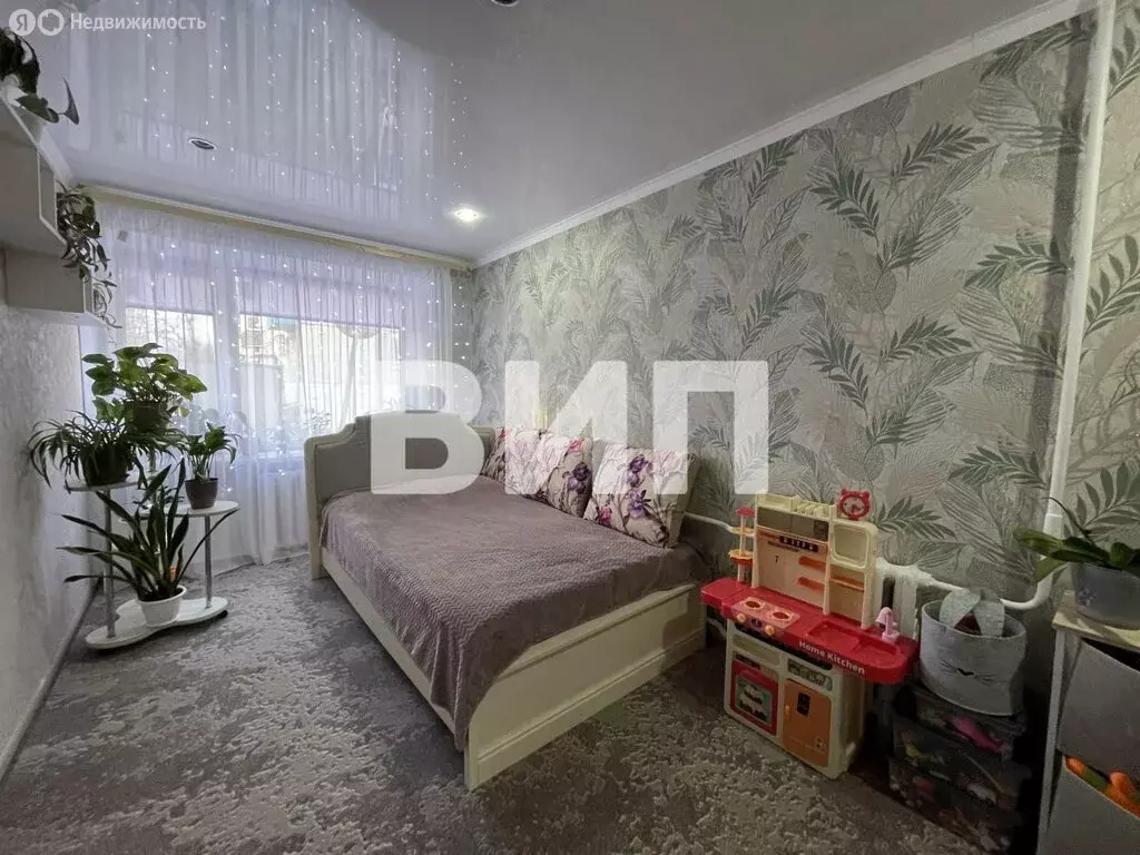2-комнатная квартира: Кропоткин, Коммунистическая улица, 44 (47 м) - Фото 0