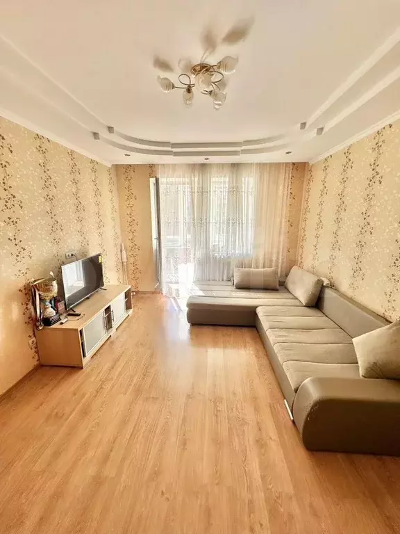 3-к. квартира, 80 м, 4/9 эт. - Фото 1