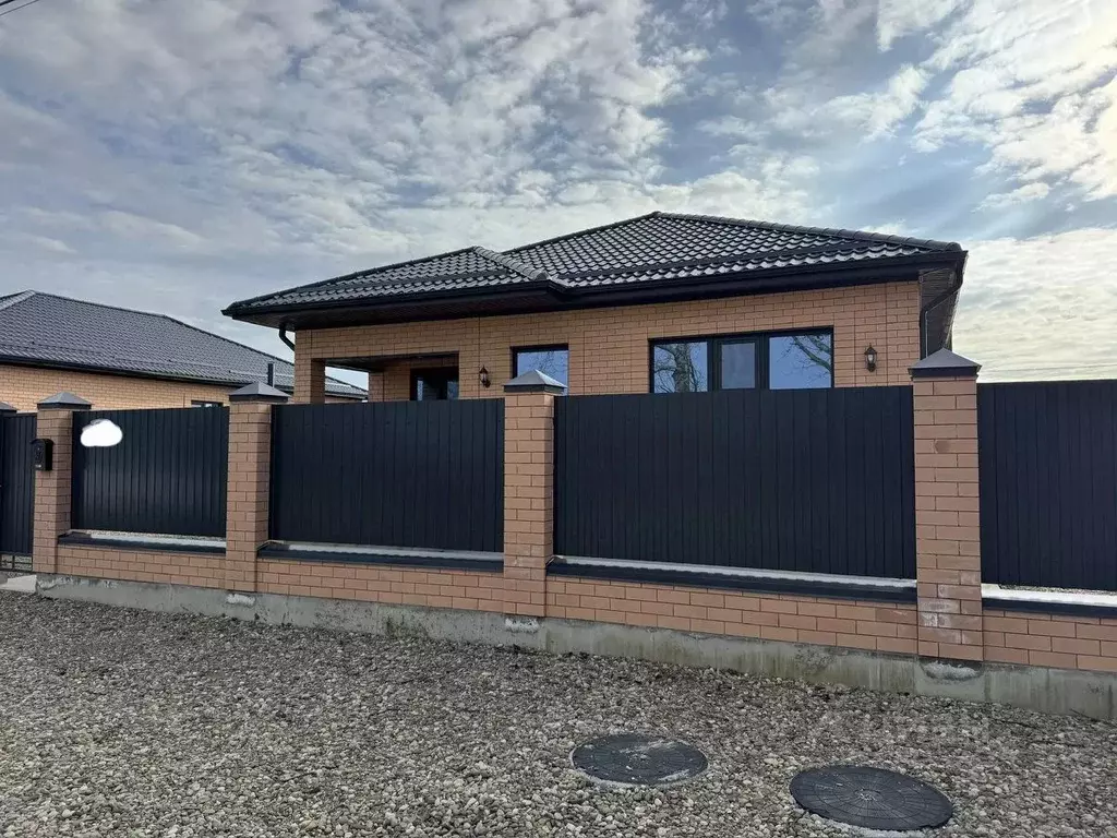 Дом в Краснодарский край, Белореченский район, Южненское с/пос, пос. ... - Фото 1