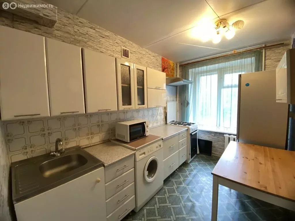 2-комнатная квартира: Нижний Новгород, улица Вячеслава Шишкова, 10 ... - Фото 1